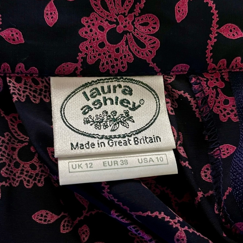 Vintage LAURA ASHLEY Floral Print Skirt, Size 10 Pleated Mid Length Skirt - Picture 5 of 6